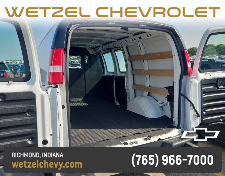 Used 2025 Chevrolet Express 2500 w/ Driver Convenience Package RWD image 5