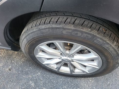 Used 2025 Honda CR-V EX image 7