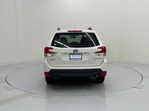 Used 2023 Subaru Forester AWD/4WD image 5