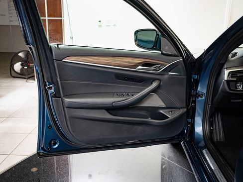 Used 2023 BMW 540i xDrive image 23