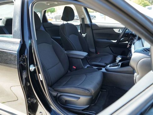 Used 2024 Kia Forte LX image 32