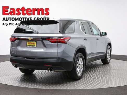 Used 2023 Chevrolet Traverse LS FWD image 5