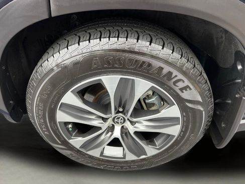 Used 2022 Toyota Highlander XLE image 21