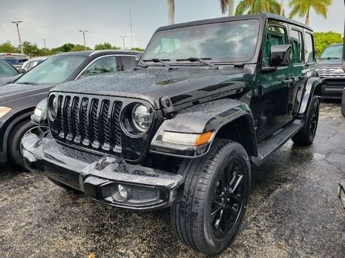 Used 2022 Jeep Wrangler Unlimited Sahara AWD/4WD image 33