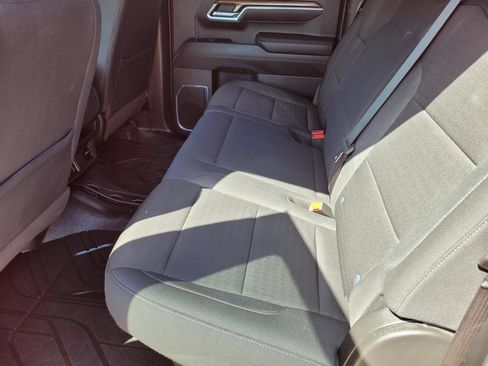 Used 2025 Chevrolet Silverado 1500 LT RWD image 13