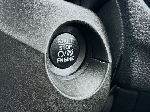 Used 2020 Jeep Compass Latitude image 9