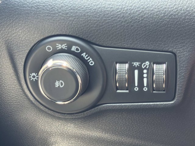 New 2026 Jeep Compass Latitude AWD/4WD image 37