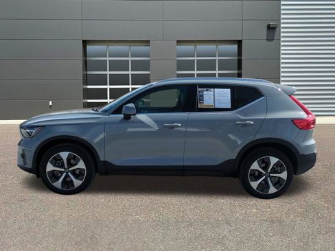 Used 2025 Volvo XC40 B5 Plus w/ Protection Package Premier image 4