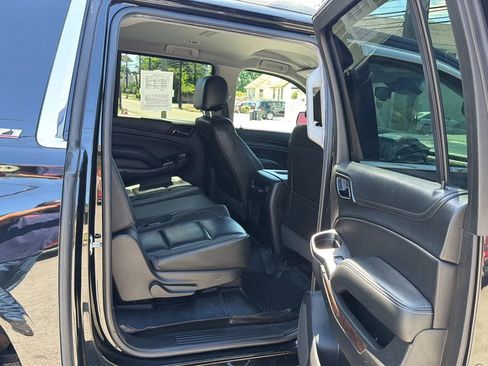 Used 2018 Chevrolet Suburban LT w/ Luxury Package AWD/4WD image 25