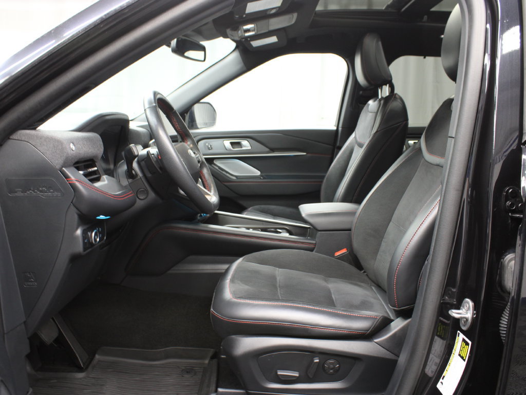 Used 2025 Ford Explorer ST AWD/4WD image 11