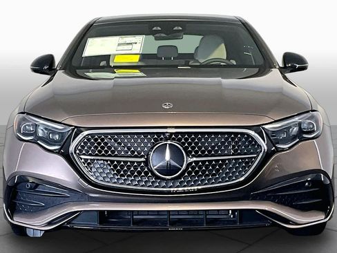 New 2027 Mercedes-Benz E 450 4MATIC Sedan image 2