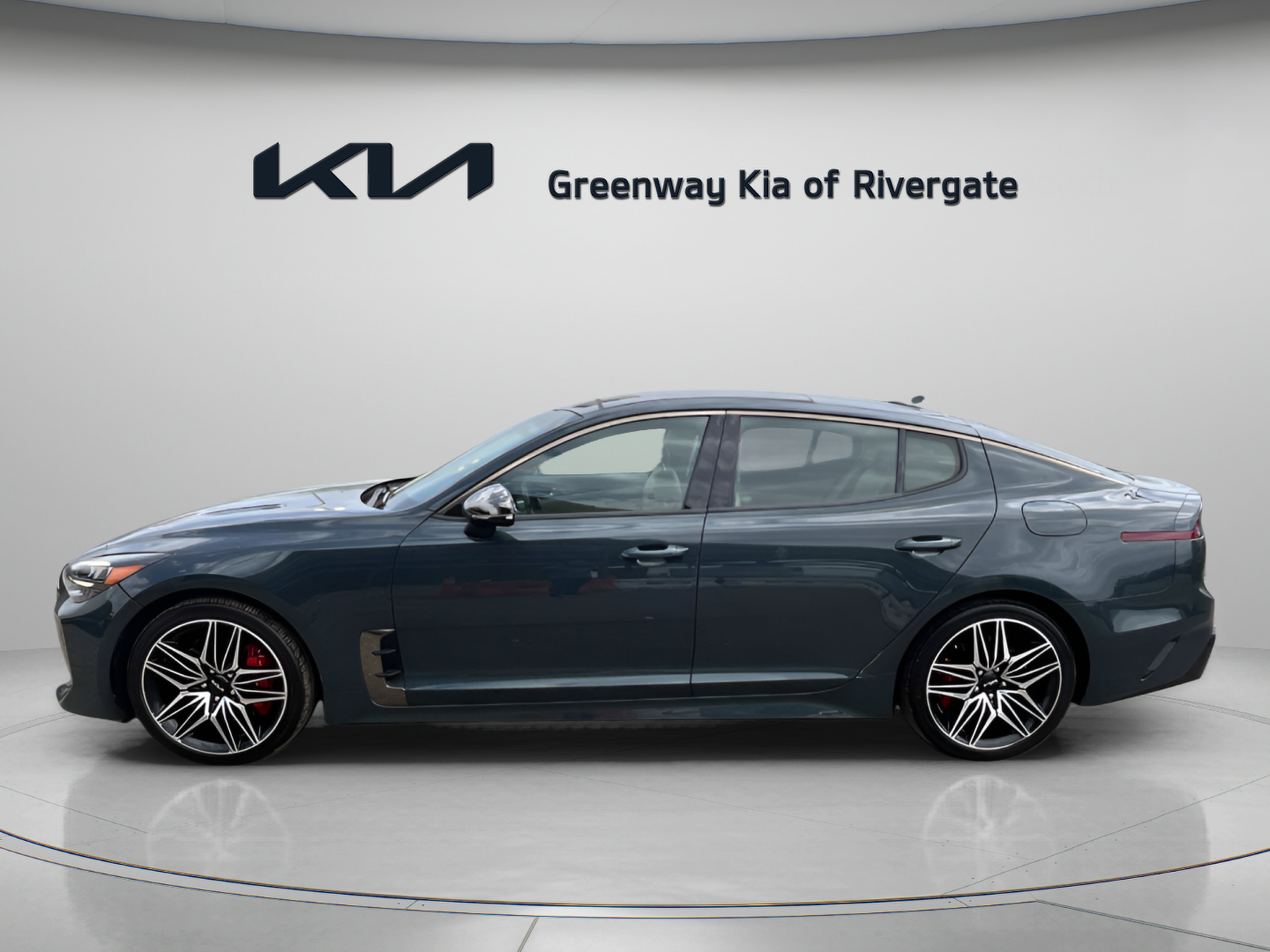 Used 2022 Kia Stinger GT1 RWD image 4