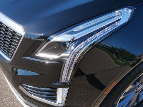 Used 2025 Cadillac XT5 Premium Luxury w/ LPO, Floor Liner Package AWD/4WD image 15