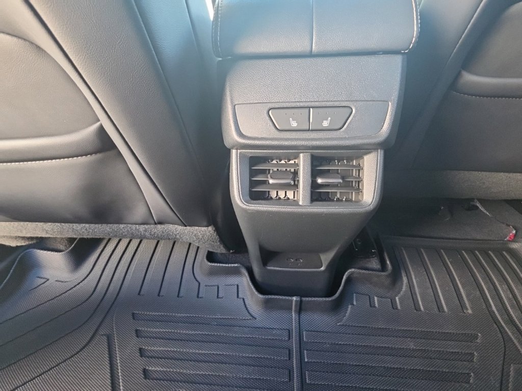 Used 2025 GMC Terrain Elevation w/ Elevation Premium Package AWD/4WD image 18
