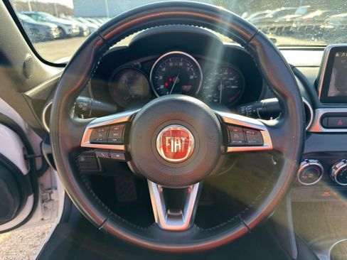 Used 2017 FIAT 124 Spider Classica image 14