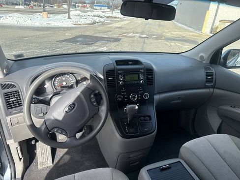 Used 2014 Kia Sedona LX image 9