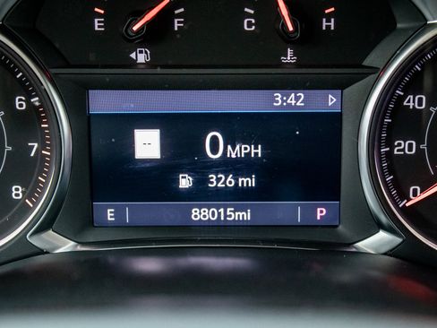 Used 2023 GMC Acadia SLT image 30