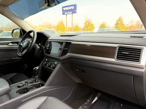 Used 2021 Volkswagen Atlas SE image 35