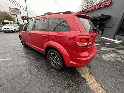 Used 2018 Dodge Journey SE w/ Popular Equipment Group image 3