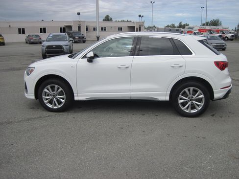 Used 2025 Audi Q3 2.0T Premium AWD/4WD image 7