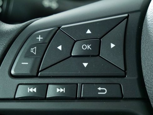 Used 2025 Nissan Sentra S image 24