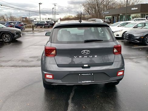 Certified 2025 Hyundai Venue Limited image 4