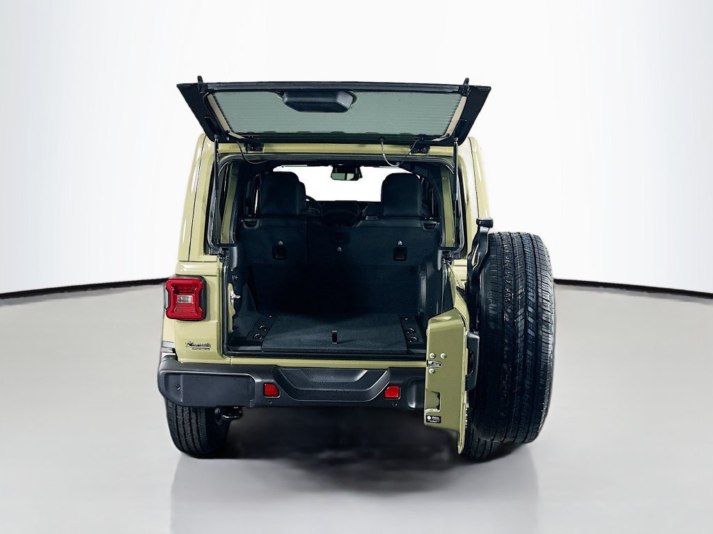 New 2026 Jeep Wrangler Unlimited Sahara AWD/4WD image 16