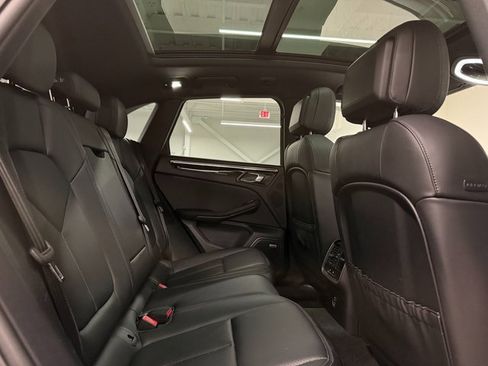 Certified 2026 Porsche Macan image 28