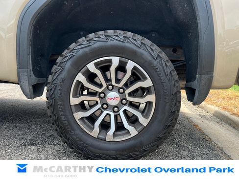 Used 2023 GMC Sierra 1500 AT4 w/ AT4 Premium Package AWD/4WD image 8