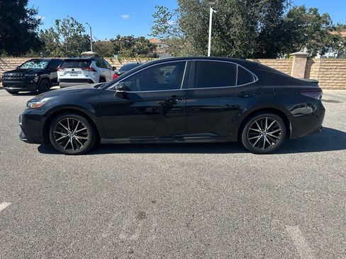 Used 2024 Toyota Camry SE FWD image 2