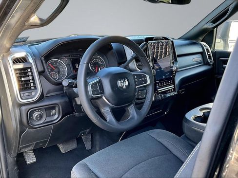 Used 2025 RAM 2500 Big Horn AWD/4WD image 4
