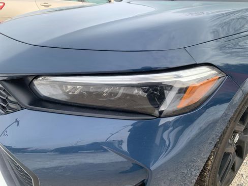 Used 2025 Honda Civic Sport image 8