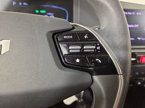 Used 2026 Kia Niro LX FWD image 25