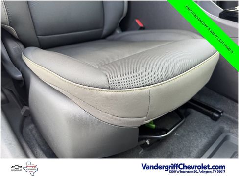New 2026 Chevrolet Trax ACTIV w/ Sunroof Package FWD image 28