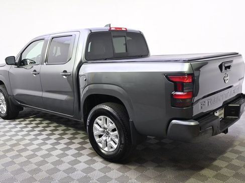 Used 2022 Nissan Frontier SV image 3