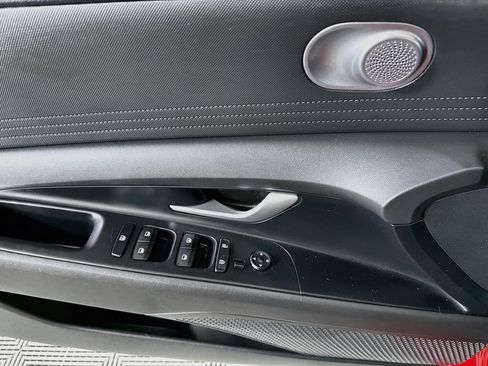 Certified 2023 Hyundai Elantra SE FWD image 22