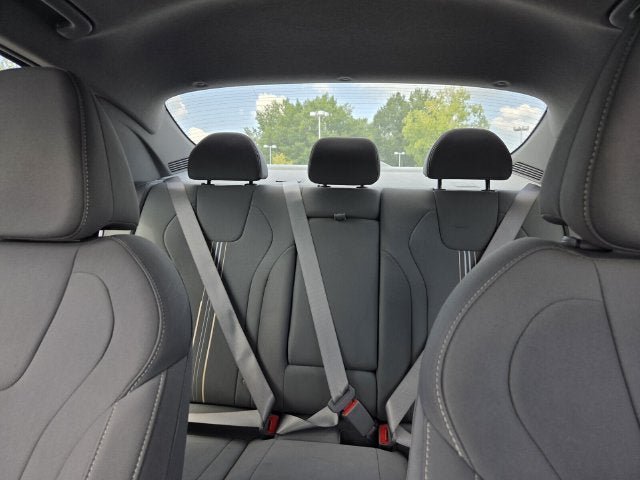 Used 2025 Hyundai Elantra SEL FWD image 39