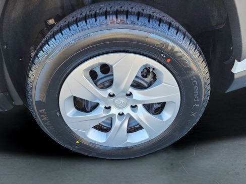 Used 2023 Toyota RAV4 LE image 12