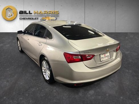 Used 2017 Chevrolet Malibu LT FWD image 13