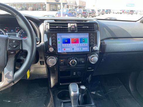 Used 2018 Toyota 4Runner TRD Off-Road AWD/4WD image 25