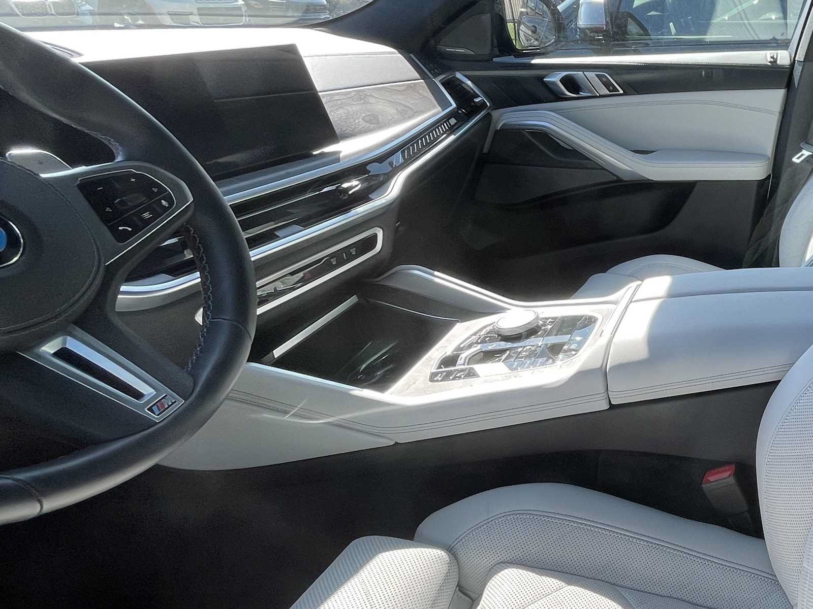 Used 2025 BMW X6 M60i AWD/4WD image 8