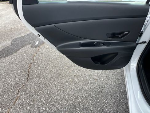 Certified 2025 Hyundai Elantra Sport FWD image 20