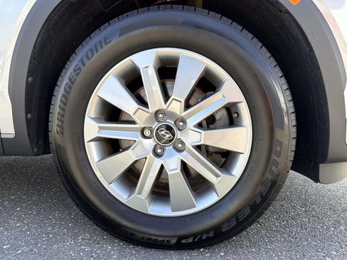 Used 2025 Hyundai Palisade SE AWD/4WD image 6