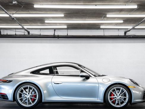 Used 2024 Porsche 911 Carrera 4S image 6