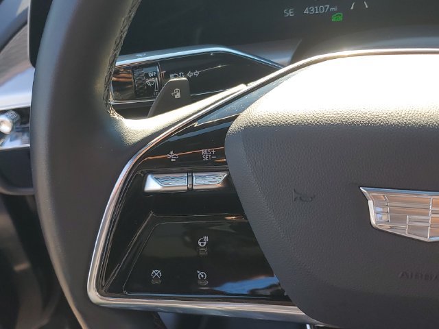 Certified 2024 Cadillac Lyriq Luxury AWD/4WD image 18