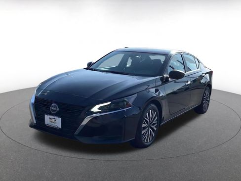 Used 2025 Nissan Altima 2.5 SV image 7