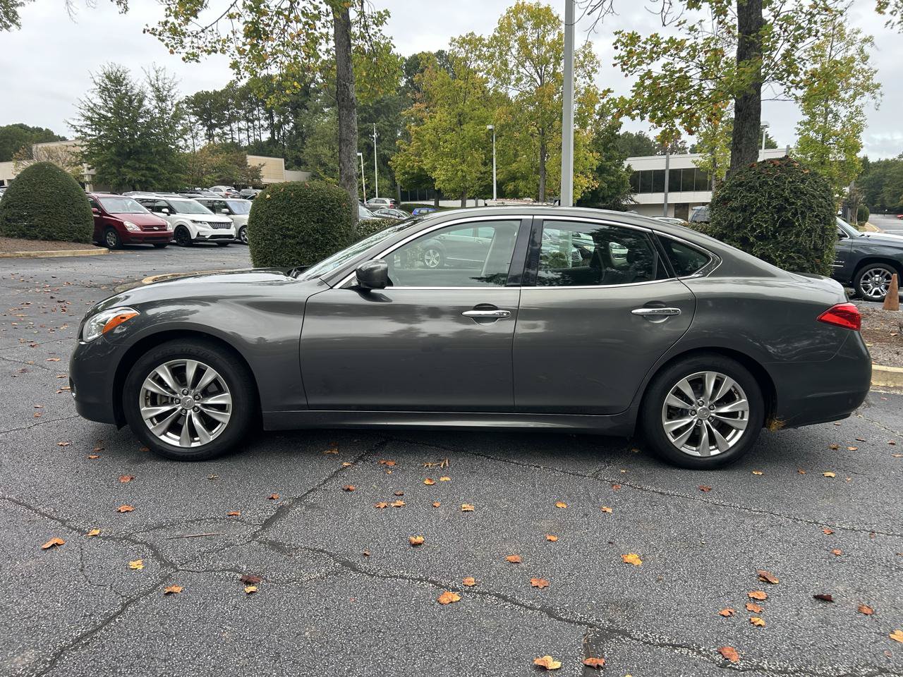 Used 2012 INFINITI M37 w/ Premium Pkg RWD image 2