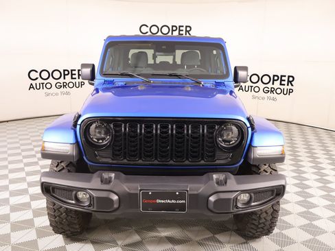 Used 2024 Jeep Gladiator Sport AWD/4WD image 9