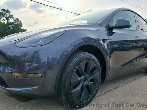 Used 2025 Tesla Model Y Long Range RWD image 17