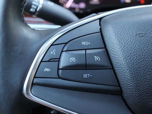 Used 2017 Cadillac XT5 Luxury w/ Driver Awareness Package image 32